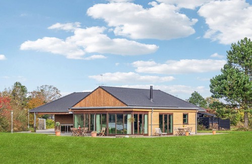 Norsminde House | Cozy home in Malling with WiFi