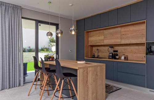 Marina House | Cozy home in Marina with sauna