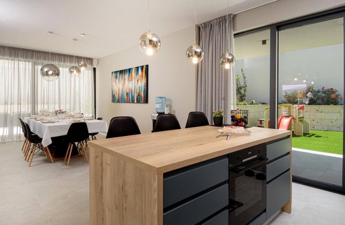 Marina House | Cozy home in Marina with sauna