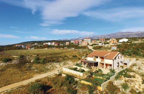 Maslenica House | Cozy home in Maslenica with house sea view