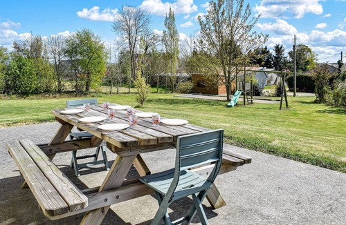 Montchamp House | Cozy home in Montchamp with kitchen