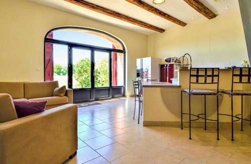 Mornas House | Cozy home in Mornas with kitchen