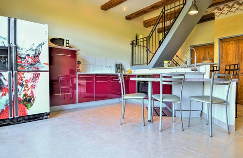 Mornas House | Cozy home in Mornas with kitchen
