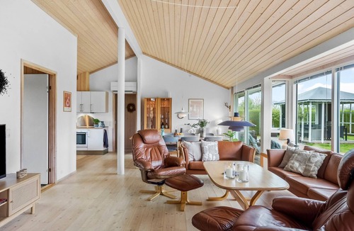 Knubbeløkke House | Cozy home in Nakskov with kitchen