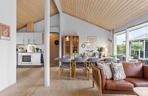 Knubbeløkke House | Cozy home in Nakskov with kitchen
