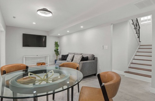 Newton House | Cozy Home in Newton