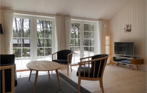 Dueodde House | Cozy Home In Nexø With Wifi