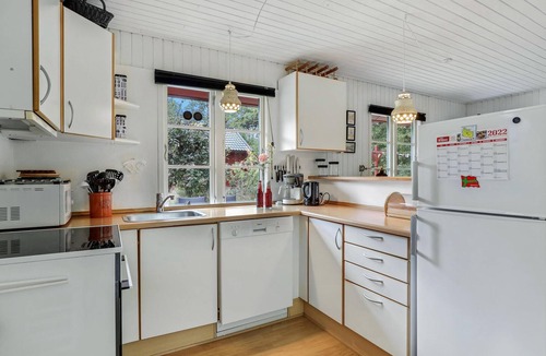 Bedegaard House | Cozy home in Nexø with WiFi