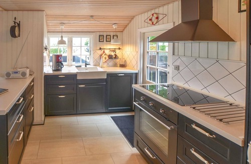 Nyborg House | Cozy home in Nyborg with kitchen