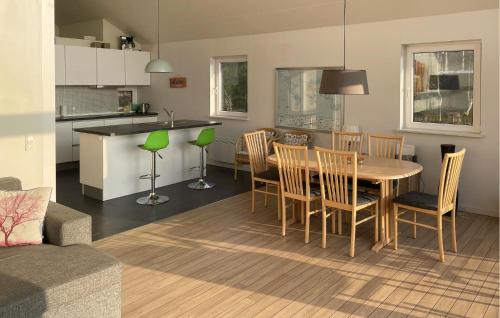 Hoensinge House | Cozy Home In Nykøbing Sj With House Sea View