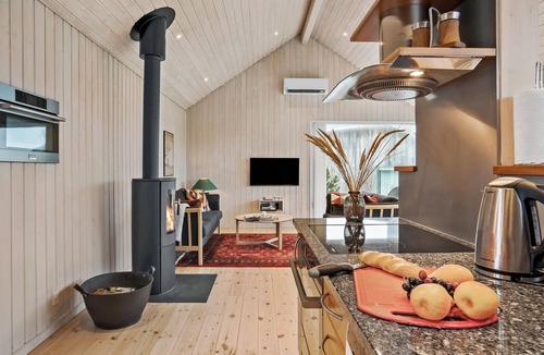 Saksild Strand House | Cozy home in Odder with WiFi