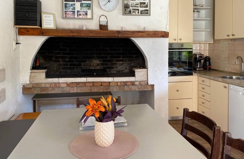 Okrug Gornji House | Cozy home in Okrug Gornji with sauna