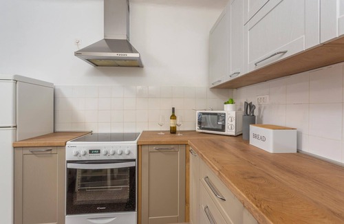 Omisalj House | Cozy home in Omisalj with kitchen
