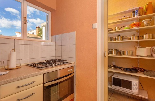 Omisalj House | Cozy home in Omisalj with WiFi