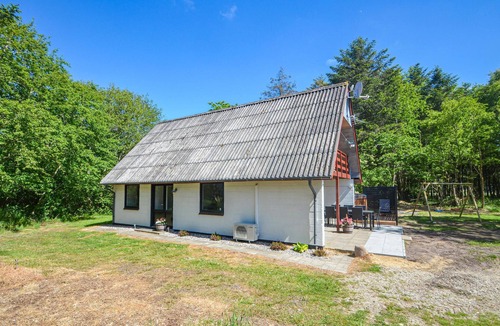 Sillerslev House | Cozy home in øster assels with sauna