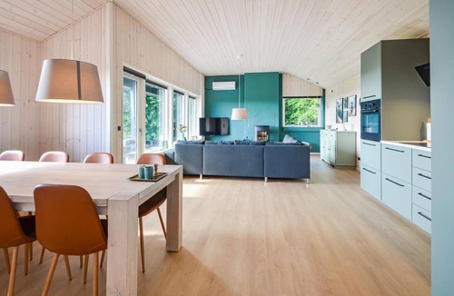 Ronbjerg House | Cozy home in øster assels with WiFi