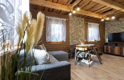 Otocac House | Cozy home in Otocac with house a panoramic view