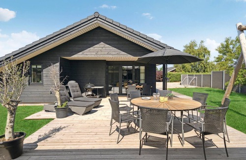 Hasmark Strand House | Cozy home in Otterup with WiFi