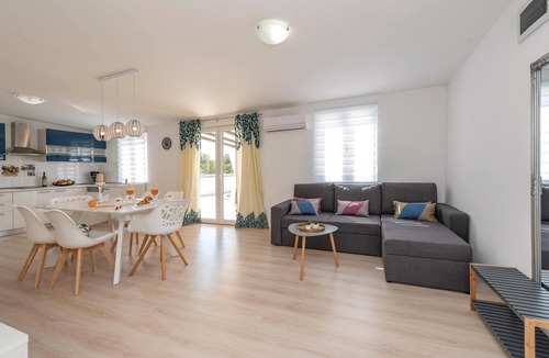 Pakostane House | Cozy home in Pakostane