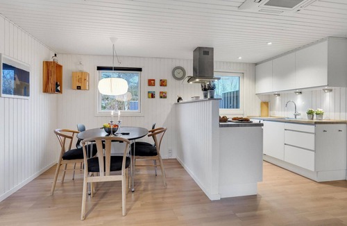 Rødhus House | Cozy home in Pandrup with kitchen