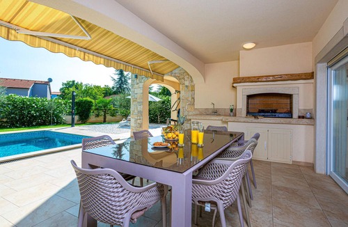 Pinezici House | Cozy home in Pinezici with WiFi