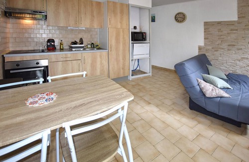 Piolenc House | Cozy home in Piolenc with outdoor swimming pool