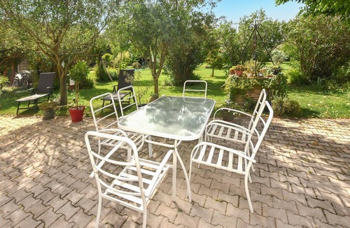 Piolenc House | Cozy home in Piolenc with outdoor swimming pool