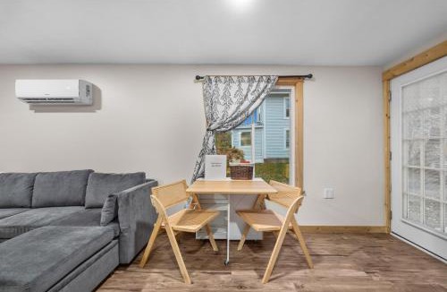 Pittsfield House | Cozy Home in Pittsfield