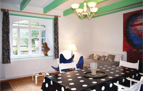Plourivo House | Cozy Home In Plourivo With Kitchen