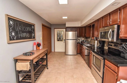 Bushkill House | Cozy home in Poconos: Fireplace, Views.