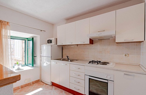 Podobuce House | Cozy home in Podobuce with house sea view