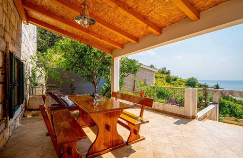 Podobuce House | Cozy home in Podobuce with house sea view