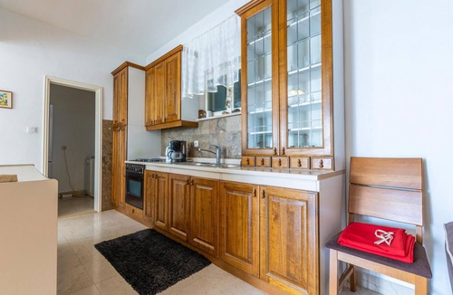 Podstrana House | Cozy home in Podstrana with WiFi
