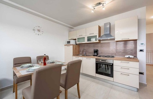 Cervar House | Cozy home in Porec with WiFi