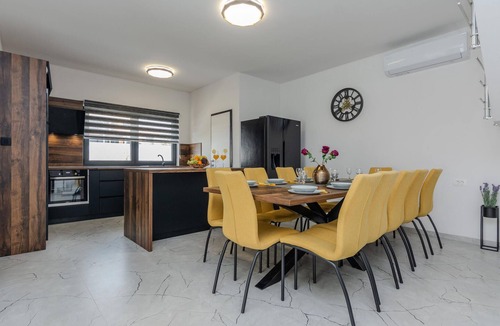 Posedarje House | Cozy home in Posedarje with private swimming pool, can be inside or outside