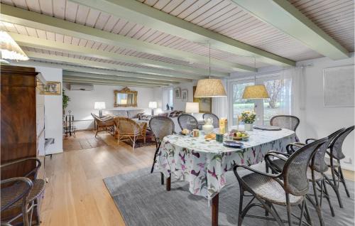 Praesto House | Cozy Home In Præstø With Kitchen