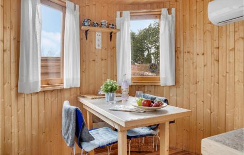 Togeholt House | Cozy Home In Præstø With Kitchen
