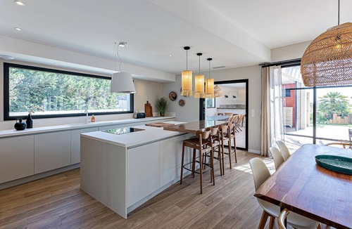 Puimisson House | Cozy home in PUIMISSON with WiFi