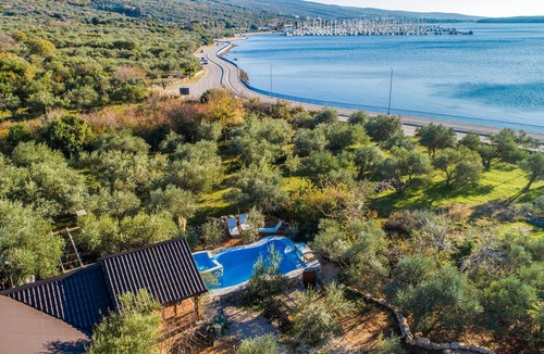 Punat House | Cozy home in Punat with sauna