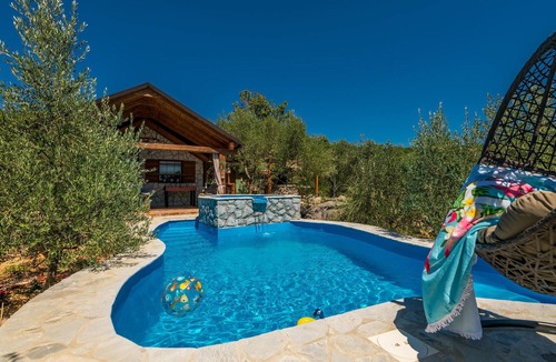 Punat House | Cozy home in Punat with sauna