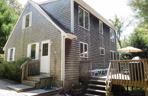 Orleans House | Cozy Home in Quiet & Convenient Area (1140)