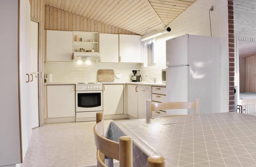 Sondervig House | Cozy home in Ringkøbing with WiFi