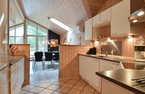 Houvig Strand House | Cozy home in Ringkøbing with kitchen