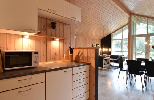 Houvig Strand House | Cozy home in Ringkøbing with kitchen