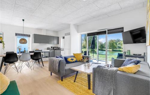 Ringkobing House | Cozy Home In Ringkøbing With Kitchen