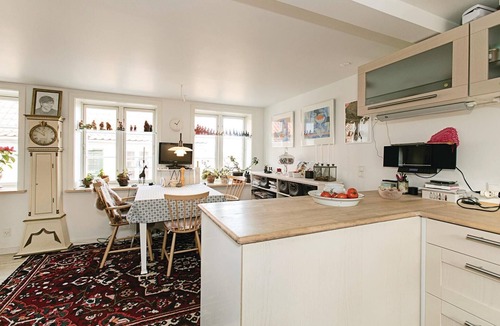 Ronne House | Cozy home in Rønne with WiFi
