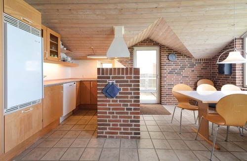 Ronbjerg House | Cozy home in Roslev with sauna