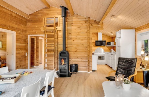 Nordost House | Cozy home in Sæby with kitchen