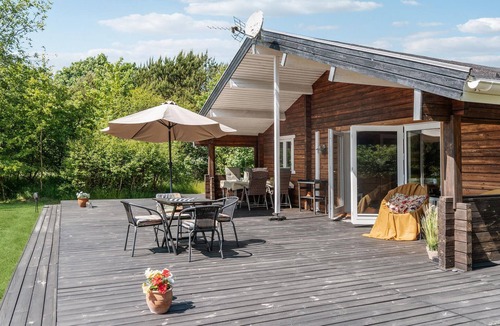 Nordost House | Cozy home in Sæby with kitchen