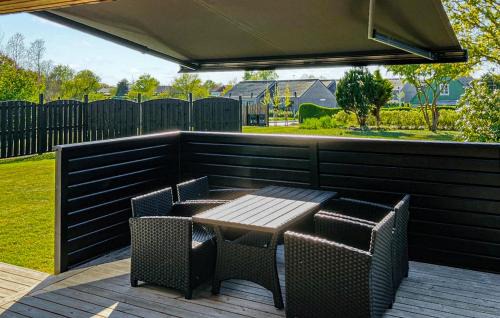 Tranebjerg House | Cozy Home In Samsø With Kitchen